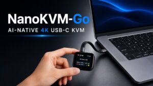 NanoKVM-GoをUSB-C接続でノートパソコンに使用している実使用シーン